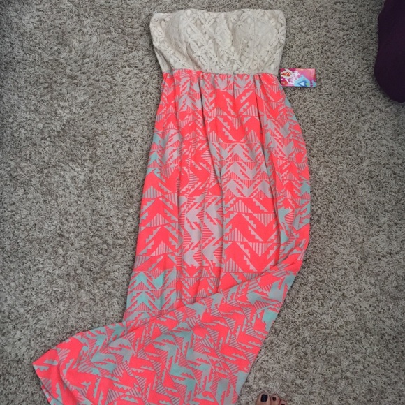 👗sold locally👗Tube top maxi dress