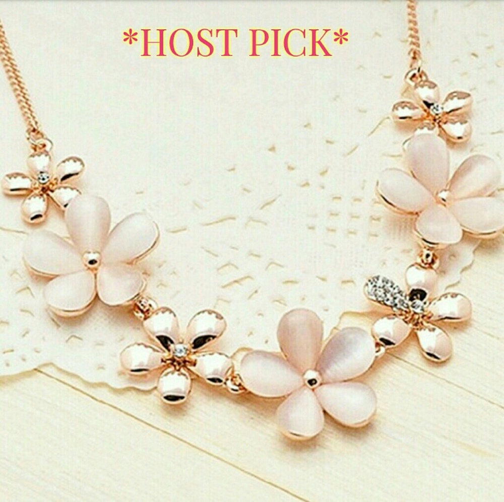 🎉🔴FINAL SALE🎉 New Beautiful Floral Necklace⭐