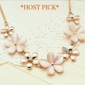 🎉🔴FINAL SALE🎉 New Beautiful Floral Necklace⭐