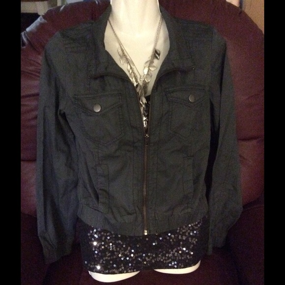 Like New Lightweight Green Jacket - Picture 2 of 4