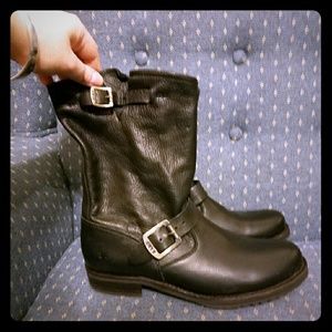 Gorgeous Frye Veronica Slouch Boots. Size 8.