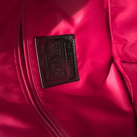 AUTHENTIC Coach Red C Shoulder Bag - Picture 2 of 2