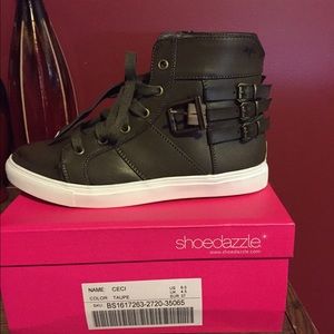 Shoe Dazzle sneakers