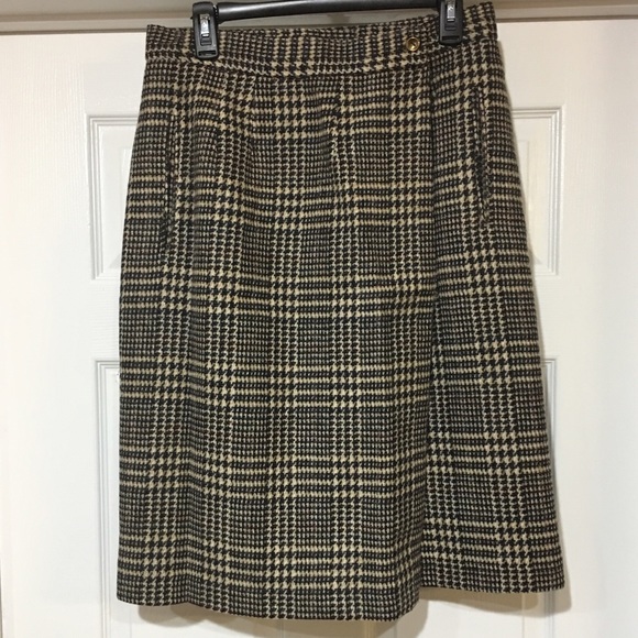 Wrap wool skirt with gold button detail - Picture 1 of 2