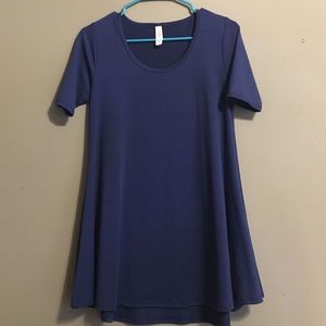 Lularoe Perfect Tee in blue (navy) xxs