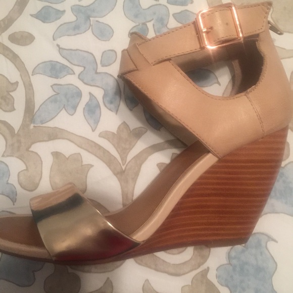 Seychelles Rose Gold Leather Sandals
