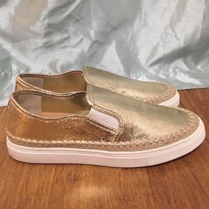 Gianni Bini Gold flats