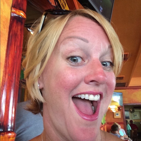 Meet your Posher, Kim - Picture 1 of 1
