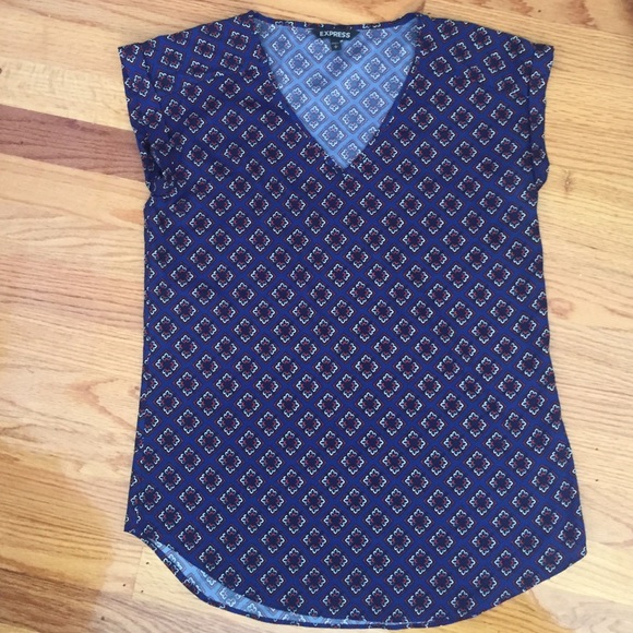 Express Patterned V-Neck Top