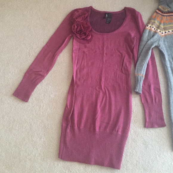 2 sweater dresses/tunics. - Picture 2 of 4
