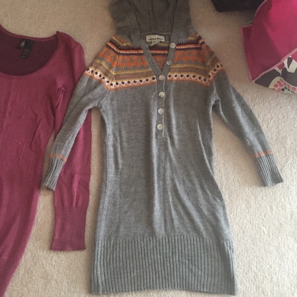 2 sweater dresses/tunics. - Picture 3 of 4