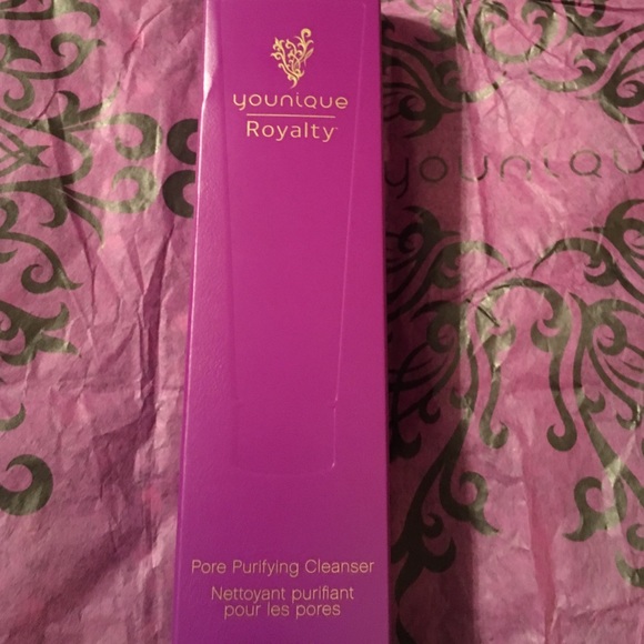 Younique Royalty Pore Purifying Cleanser