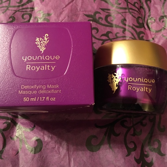 Younique Royalty Detoxifying Mask