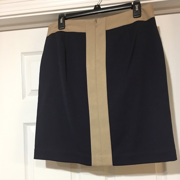 Navy and tan skirt - Picture 2 of 2