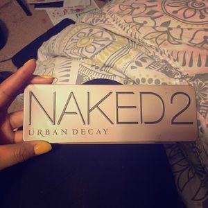 Urban Decay Naked 2 eyeshadow palette