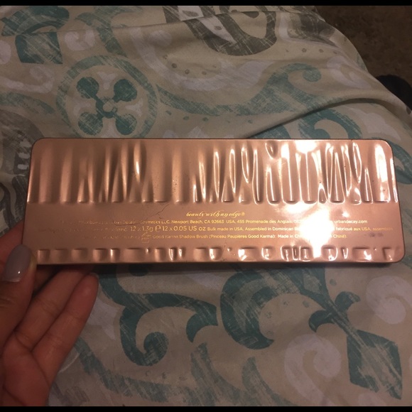 Urban Decay Naked 3 eyeshadow palette - Picture 3 of 3