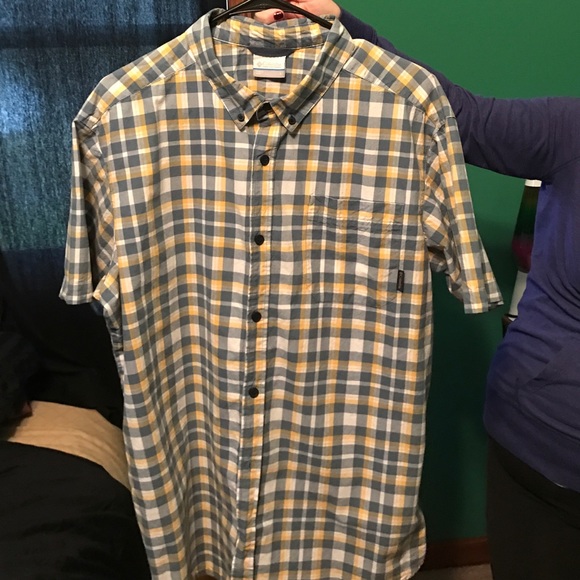 3 Short sleeve button ups