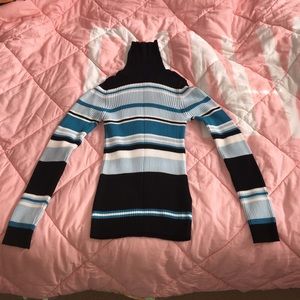 Cute turtleneck from Venus