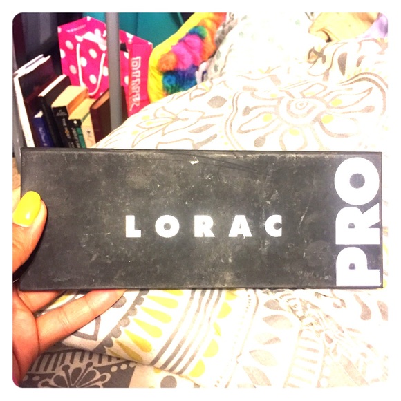 Lorac Pro eyeshadow palette - Picture 1 of 3