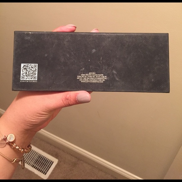 Lorac Pro eyeshadow palette - Picture 3 of 3