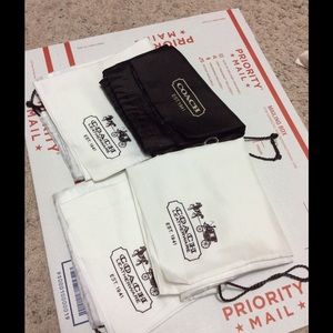 4 MEDIUM SIZE COACH DUST BAG❤️