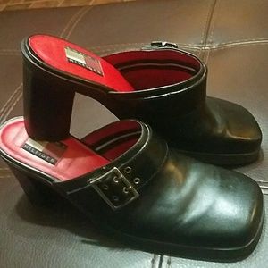 Tommy Hilfiger leather clogs