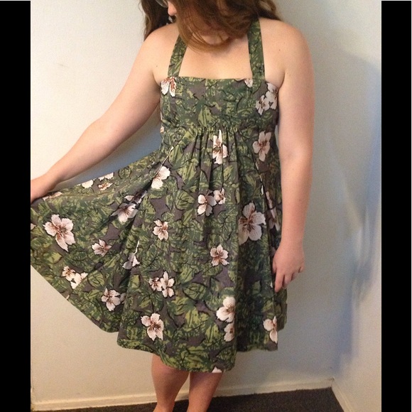 Lilith Dresses & Skirts - Hawaiian Green Floral Full Skirt Sun Dress  S M