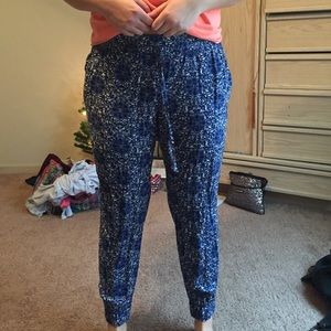 Printed joggers