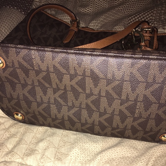 SOLD.  Michael Kors Large Tote Bag - Picture 3 of 4