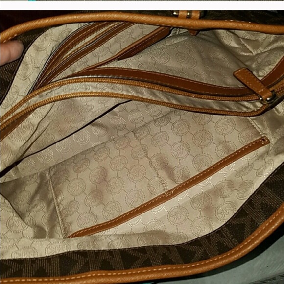 SOLD.  Michael Kors Large Tote Bag - Picture 4 of 4