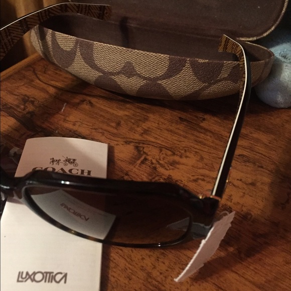 Sunglasses Coach new - Picture 3 of 4