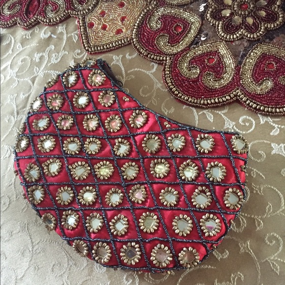 Red Beaded Purse w Mirror Embellishments - Picture 4 of 4