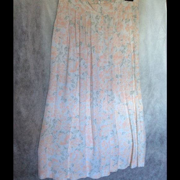 Floral print skirt - Picture 2 of 4