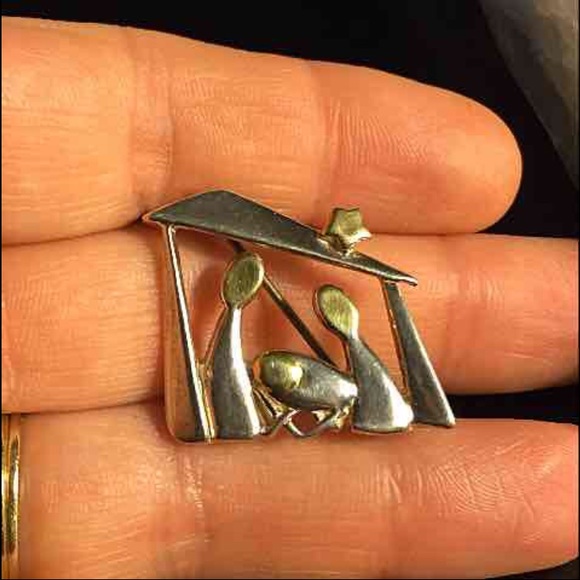 STERLING NATIVITY PIN