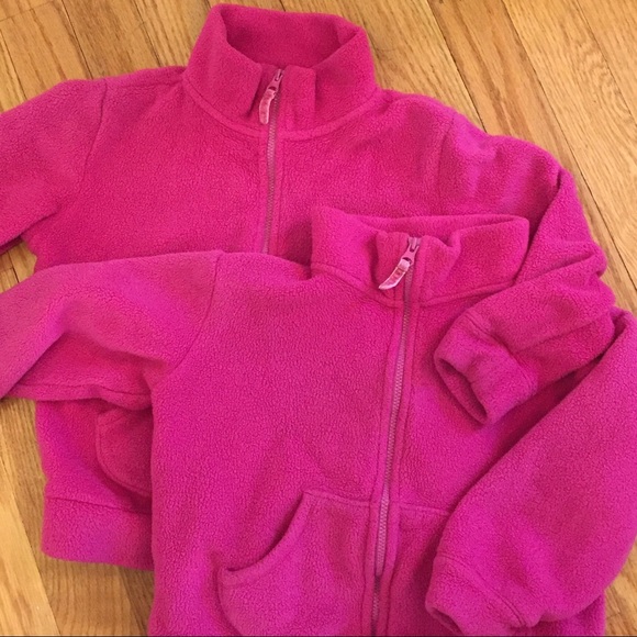 Uniqlo Fleece Jacket- 🌺2 AVAILABLE🌺 - Picture 4 of 4