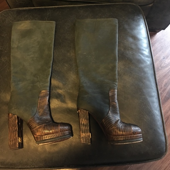 CHANEL Boots Suede Leather Platforms! - Picture 5 of 9