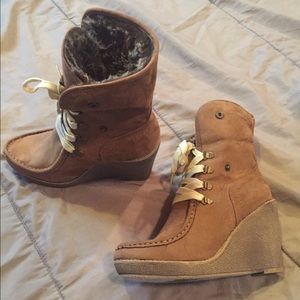 Mossimo supply co winter wedges 8.5