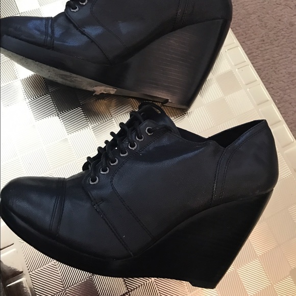 Aldo Wedges
