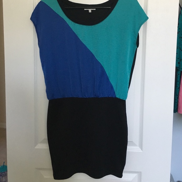 Color-block dress! - Picture 2 of 4