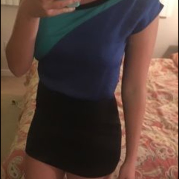 Color-block dress! - Picture 3 of 4