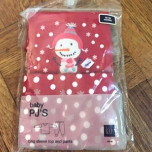 NWT baby gap Christmas snowman pajamas 12 18 m
