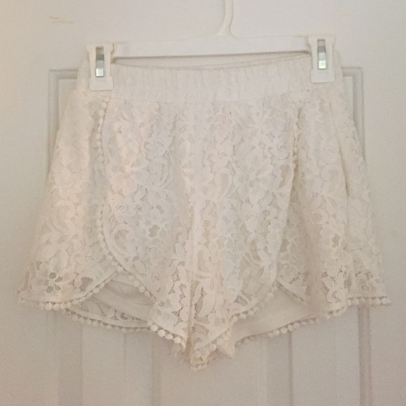 White floral lace shorts with Pom Pom detail - Picture 1 of 2