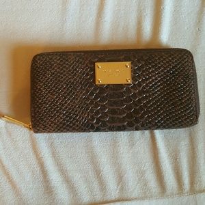 Micheal kors wallet