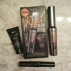 SOLD! Benefit Real Sexy Steal Eye Set