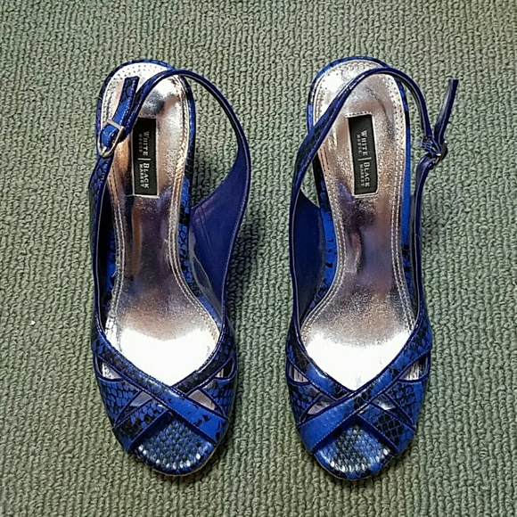 Women's size 9 White house Black Market wedge