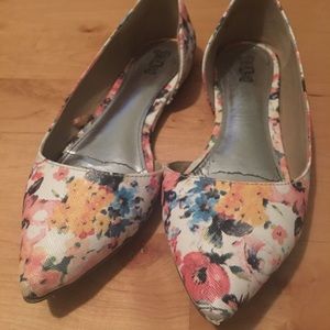 Floral print flats - gently used