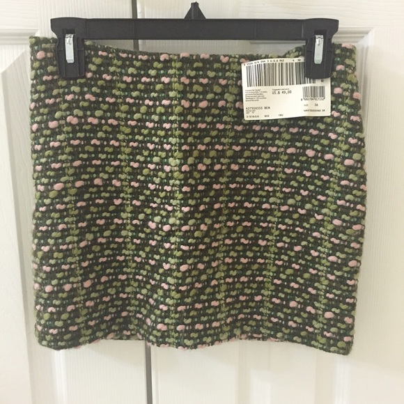 Brand New Women skirt size 38
