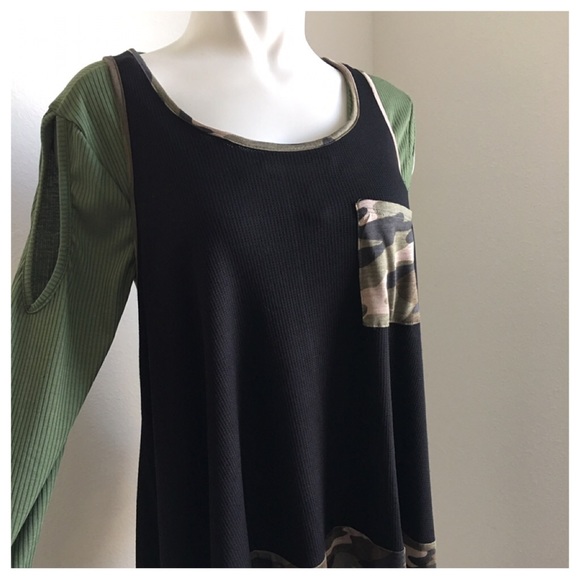 New -Black Olive Top - Picture 4 of 4
