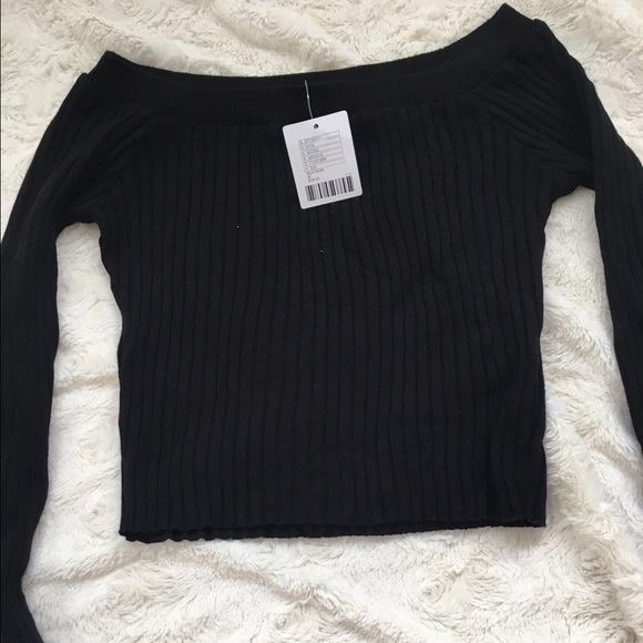 Urban outfitters black off-shoulder crop top