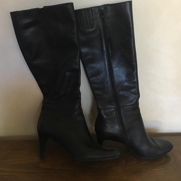 Ellen Tracy leather boots